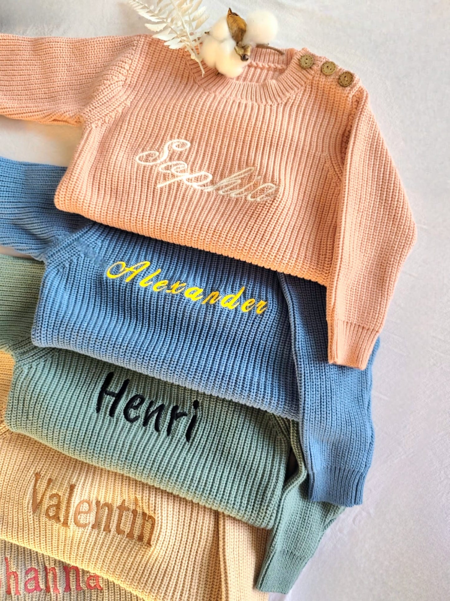 Liebevoll bestickter Baby Strickbody aus reiner Baumwolle - Bodysuit – weich, hautfreundlich & perfekt personalisiert für dein Baby