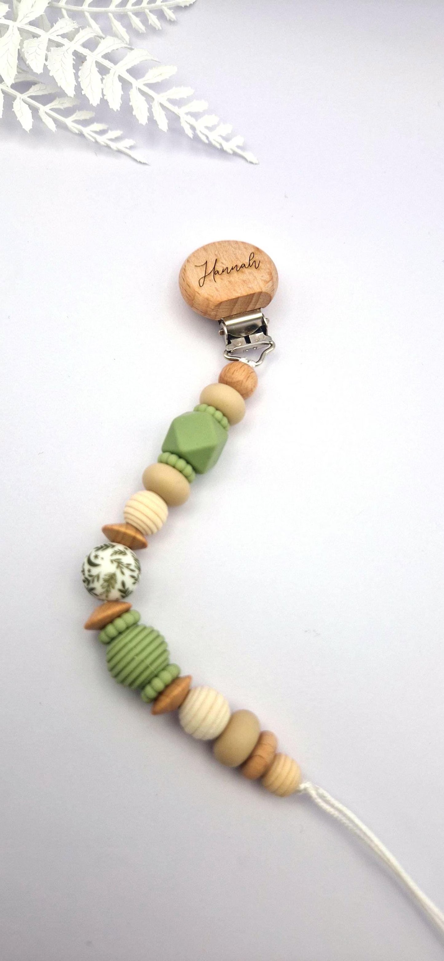 Personalisierte Schnullerkette mit Gravur | Holz & Silikon Natur Grün Beige | Geschenk zur Geburt | Handgefertigte Schnullerkette für Babys