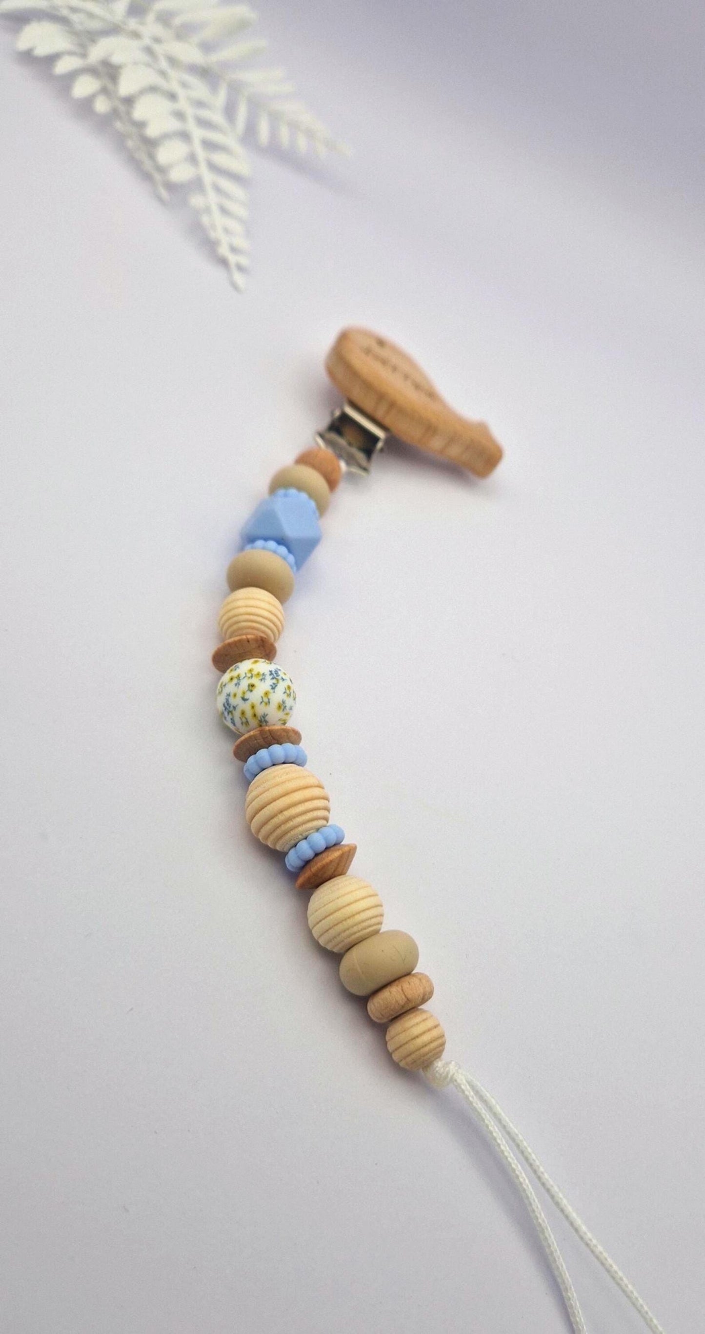 Personalisierte Schnullerkette mit Gravur | Holz & Silikon naturblau | Geschenk zur Geburt | Handgefertigte Schnullerkette für Babys