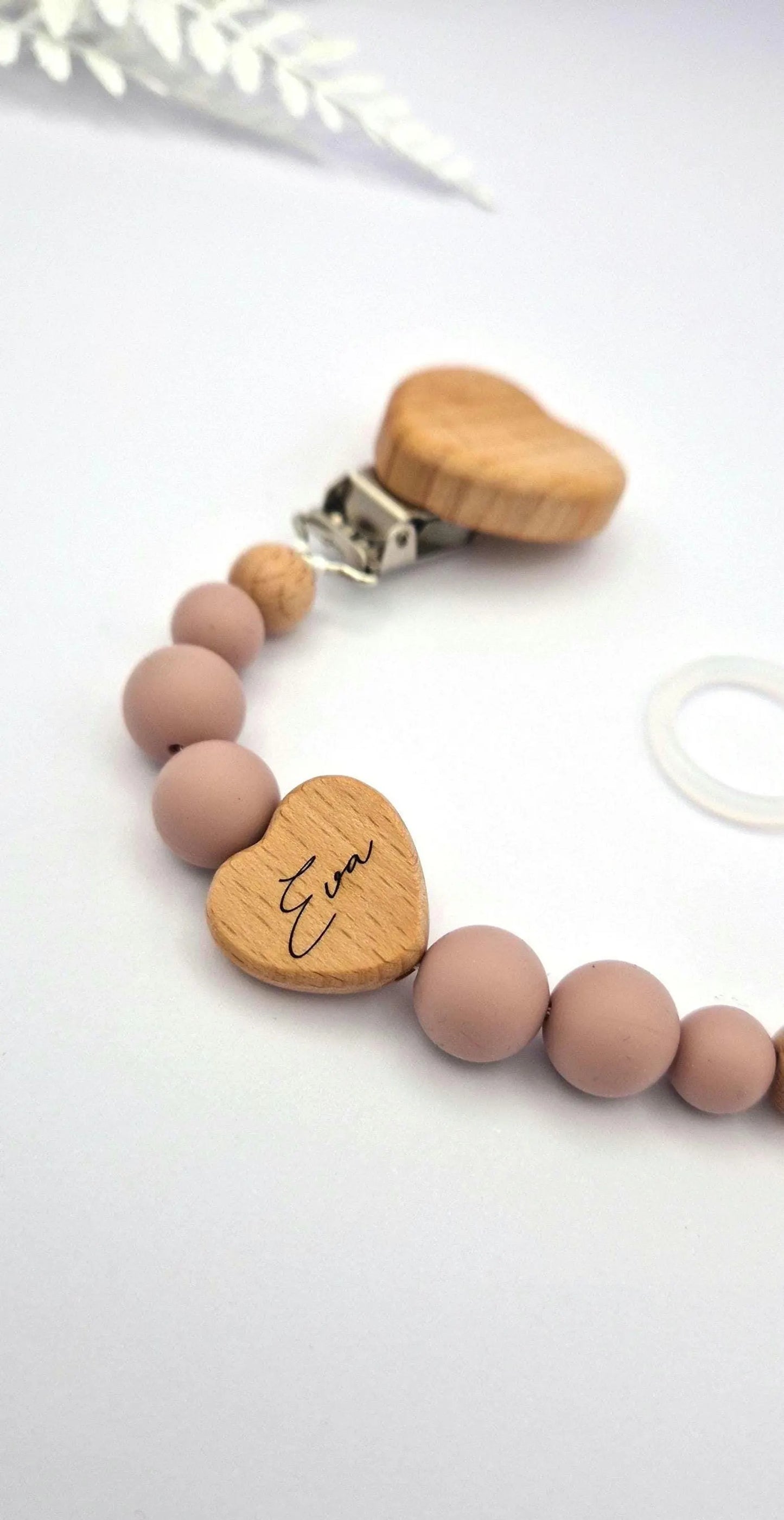 Personalisierte Schnullerkette mit Namen | Pastellrosa | Babygeschenk zur Geburt und Taufe | Handgefertigter Schnullerhalter BPA-frei | Mit Namensgravur