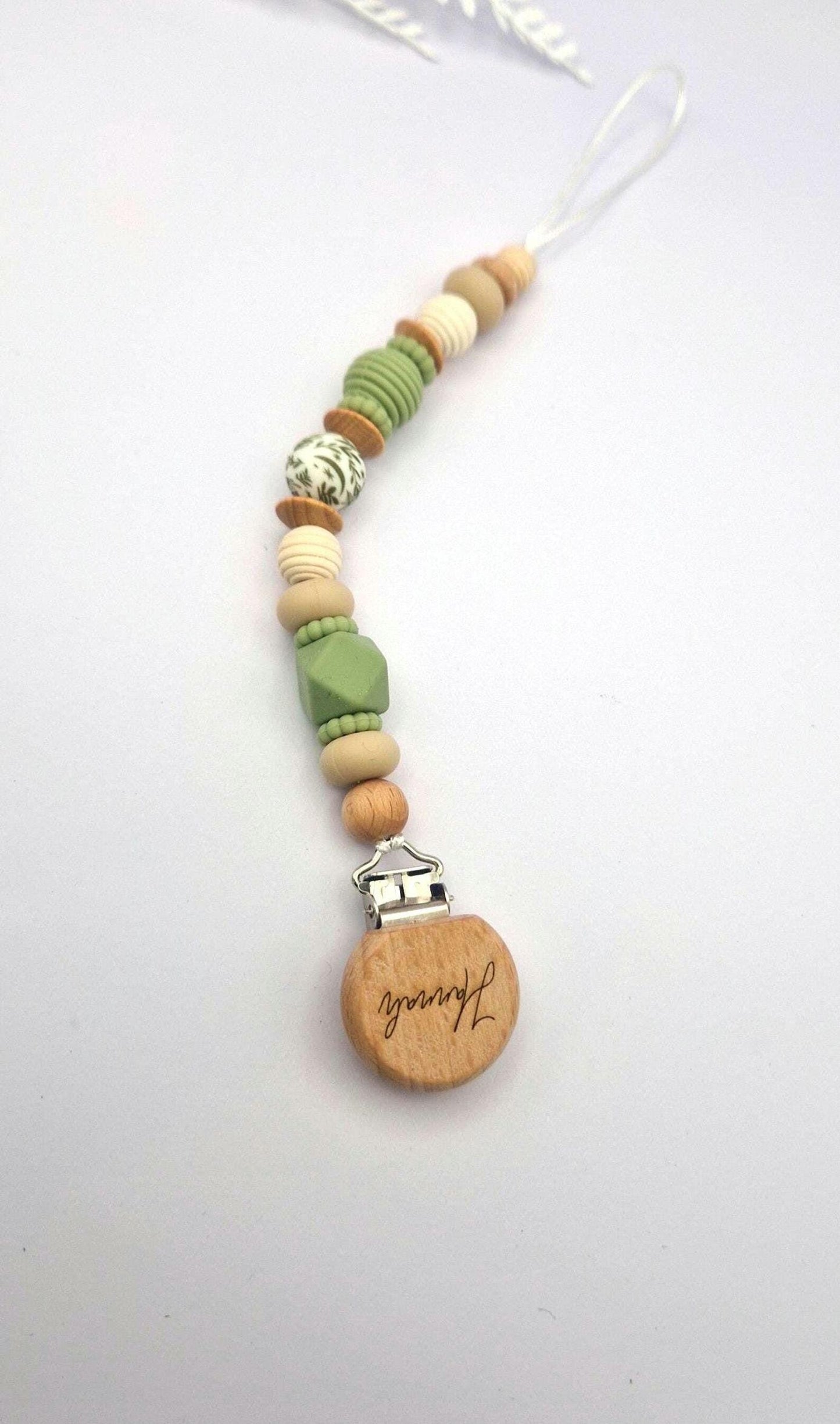 Personalisierte Schnullerkette mit Gravur | Holz & Silikon Natur Grün Beige | Geschenk zur Geburt | Handgefertigte Schnullerkette für Babys