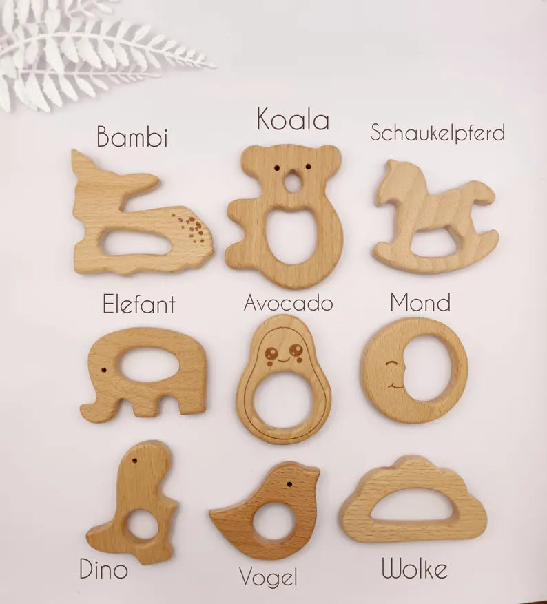 PERSONALISIERTER Maxicosi Montessori Babyanhänger aus Holz und Silikon: BPA-freies sensorisches Spielzeug und Babyparty-Geschenk für Neugeborene