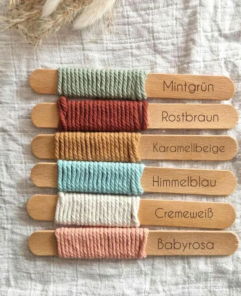 Personalisierte Makramee Schnullerkette – Handgefertigt in Österreich – 100% Baumwolle – Babygeschenk mit Namensgravur