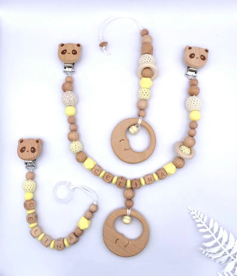 Personalisiertes Baby Geschenkset – 3-teiliges Set – Schnullerkette mit Namen + Kinderwagenkette + Maxi-Cosi Anhänger – Babygeschenk zur Geburt