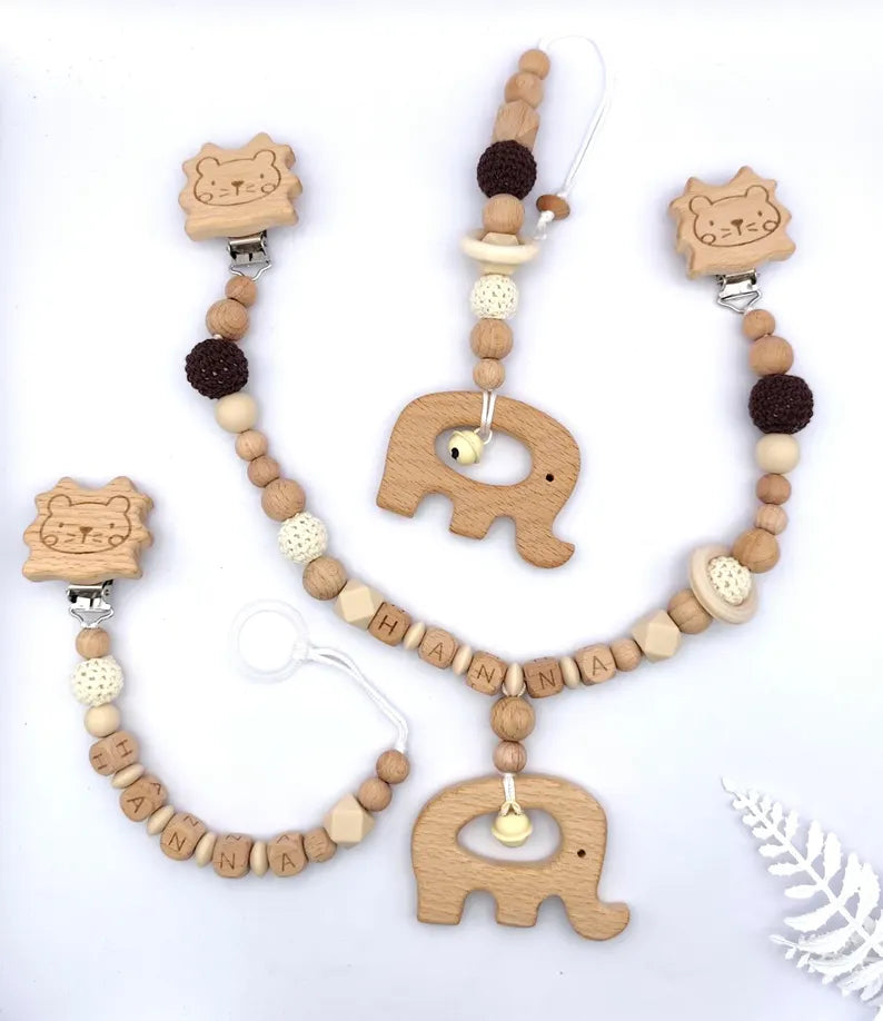 Personalisiertes Baby Geschenkset – 3-teiliges Set – Schnullerkette mit Namen + Kinderwagenkette + Maxi-Cosi Anhänger – Babygeschenk zur Geburt
