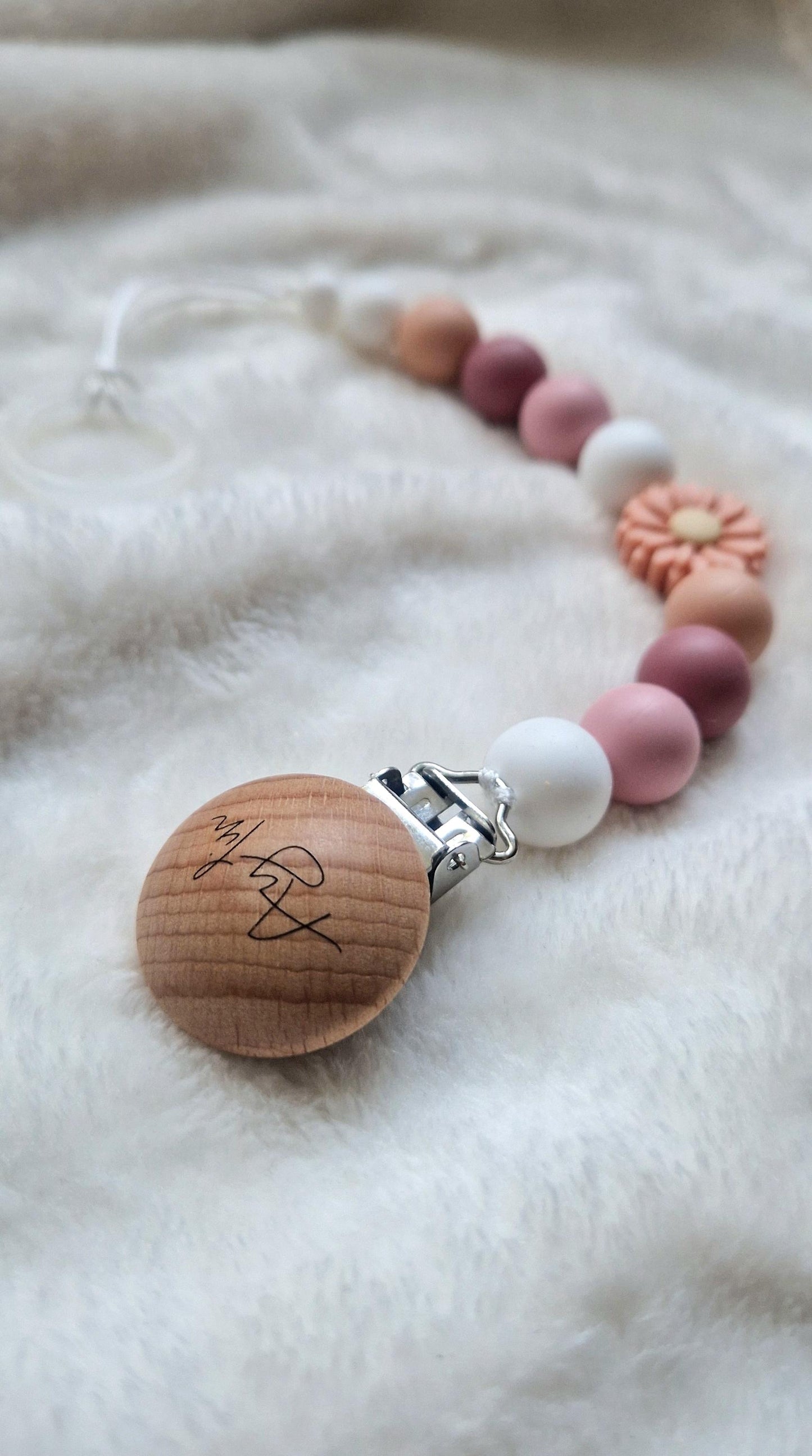 Personalisierte Blumen Schnullerkette Rosa – Mit Namen & Gravur – Baby Geschenk Geburt und Taufe – Liebevoll handgefertigte Schnullerkette