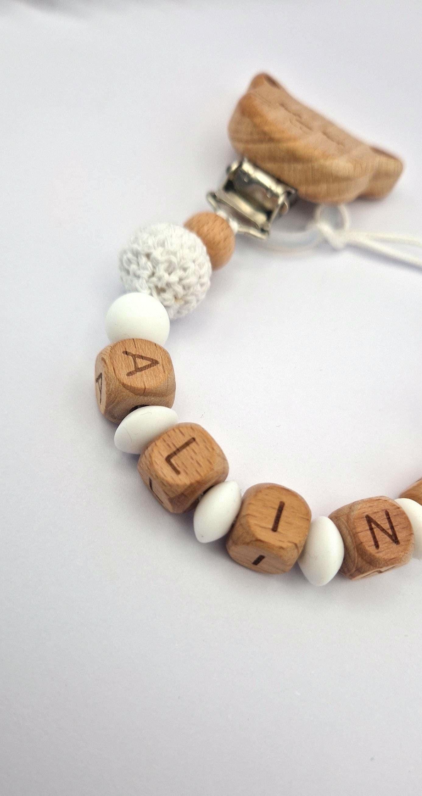 Personalisierte Schnullerkette mit Namen – liebevoll handgefertigtes Babygeschenk | Weiß | Junge und Mädchen | BPA-frei | Holz & Silikon
