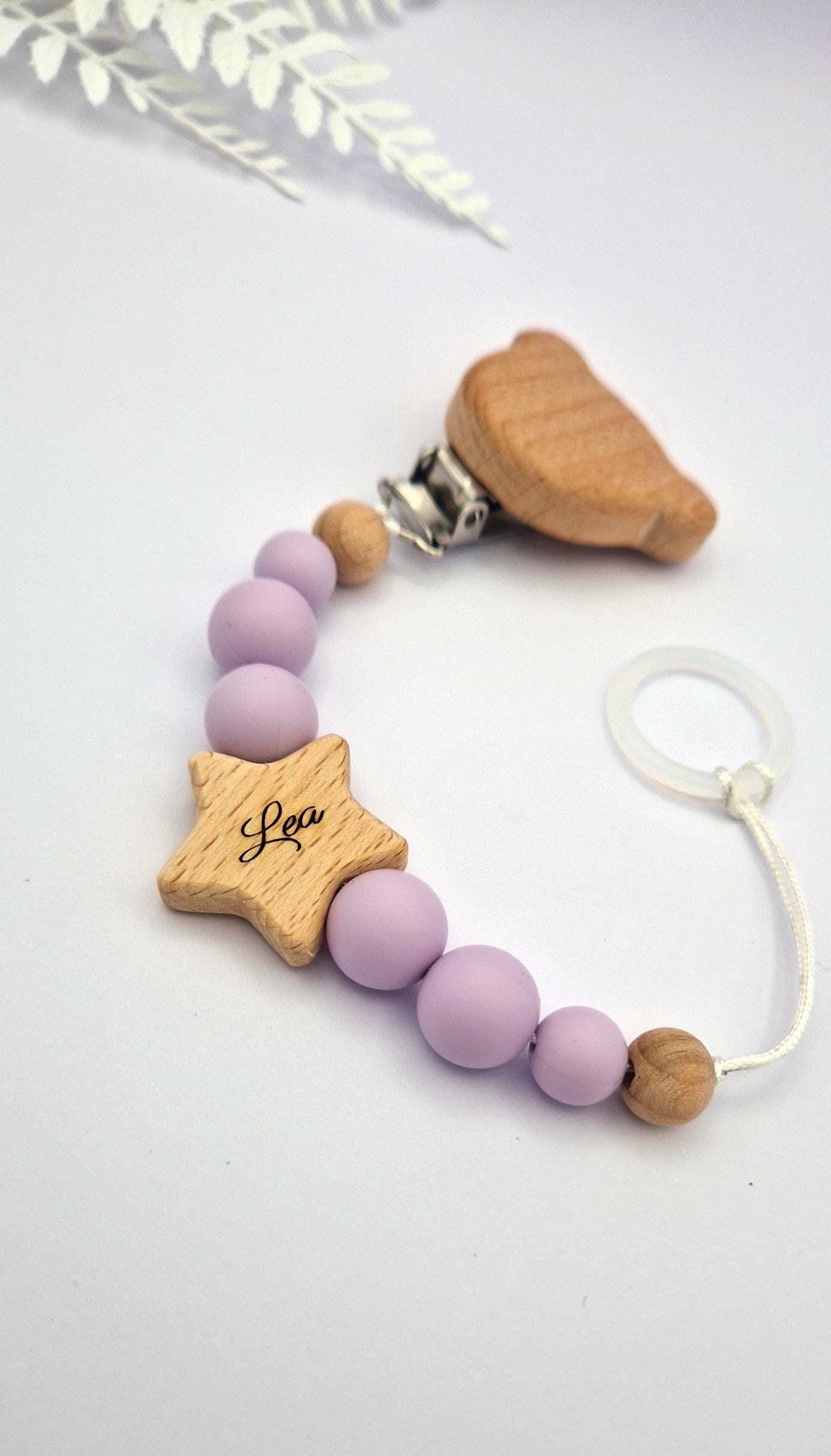 Personalisierte Schnullerkette mit Namen | Pastelllila | Babygeschenk zur Geburt & Taufe | Handgefertigter Schnullerhalter BPA-frei | Namensgravur