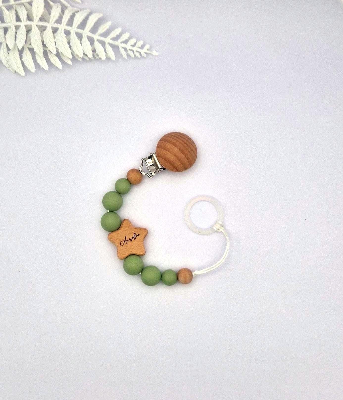 Personalisierte Schnullerkette mit Namen | Grün | Babygeschenk zur Geburt & Taufe | Handgefertigter Schnullerhalter BPA-frei | Mit Namensgravur