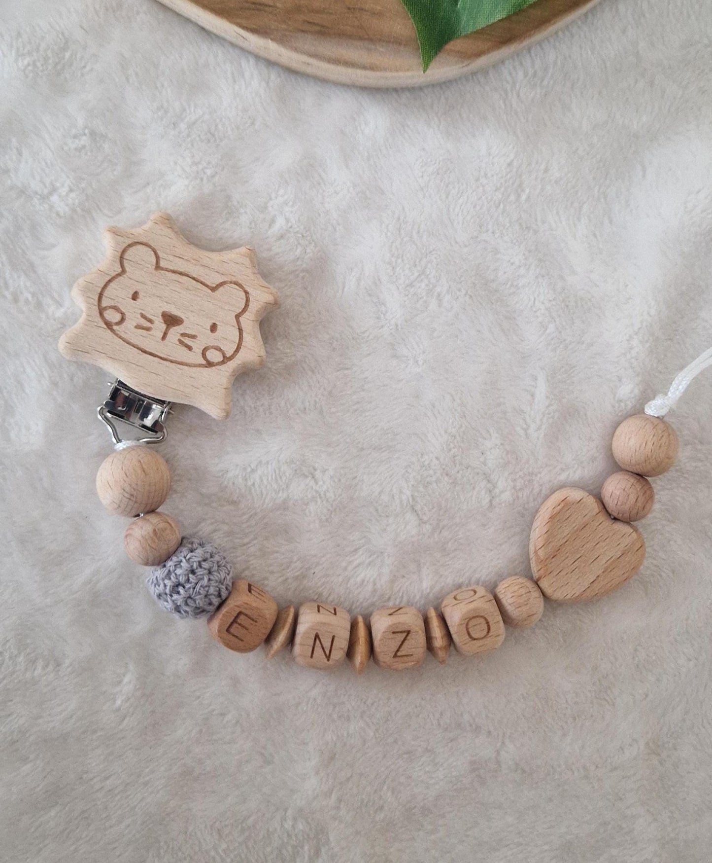 Schnullerkette Herz mit Namen | personalisierbar | Handgemachtes Babygeschenk | Personalisiertes Geschenk | Holzdesign mit Herz