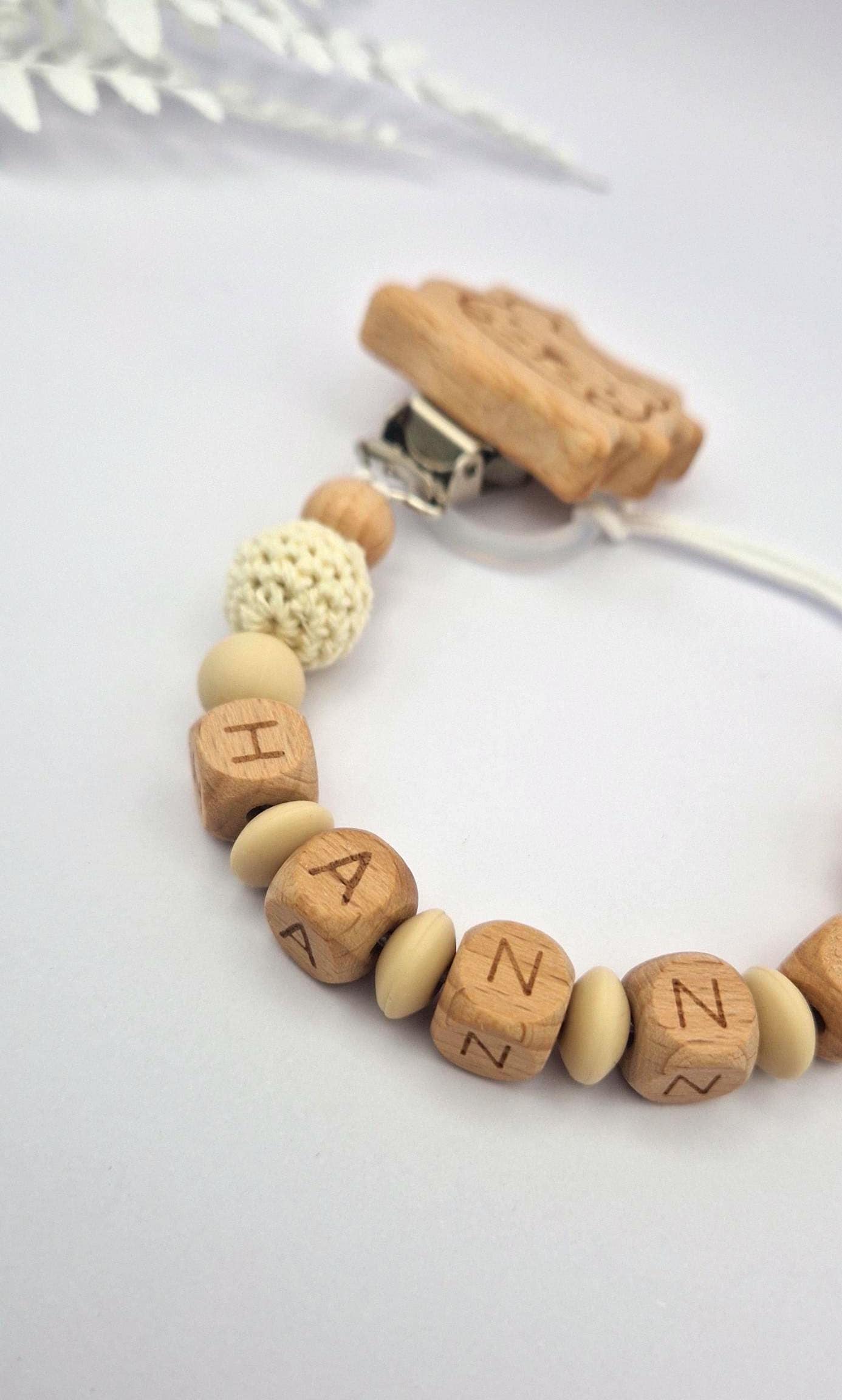 Personalisierte Schnullerkette mit Namen – liebevoll handgefertigtes Babygeschenk | Beige | Junge/Mädchen | BPA-frei | Holz & Silikon