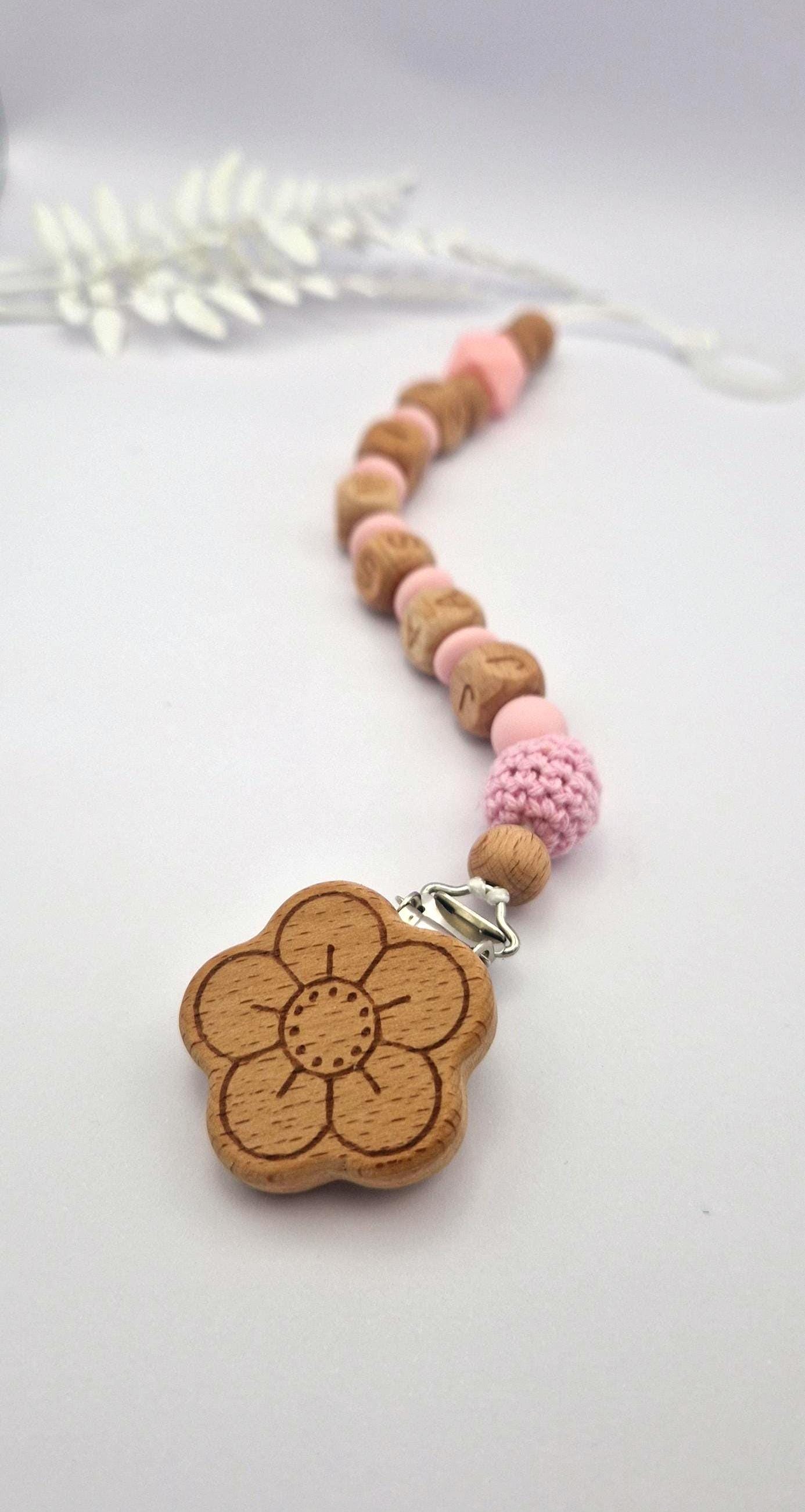Personalisierte Schnullerkette mit Namen – liebevoll handgefertigtes Babygeschenk aus Österreich | Rosa | Mädchen | BPA-frei | Holz & Silikon