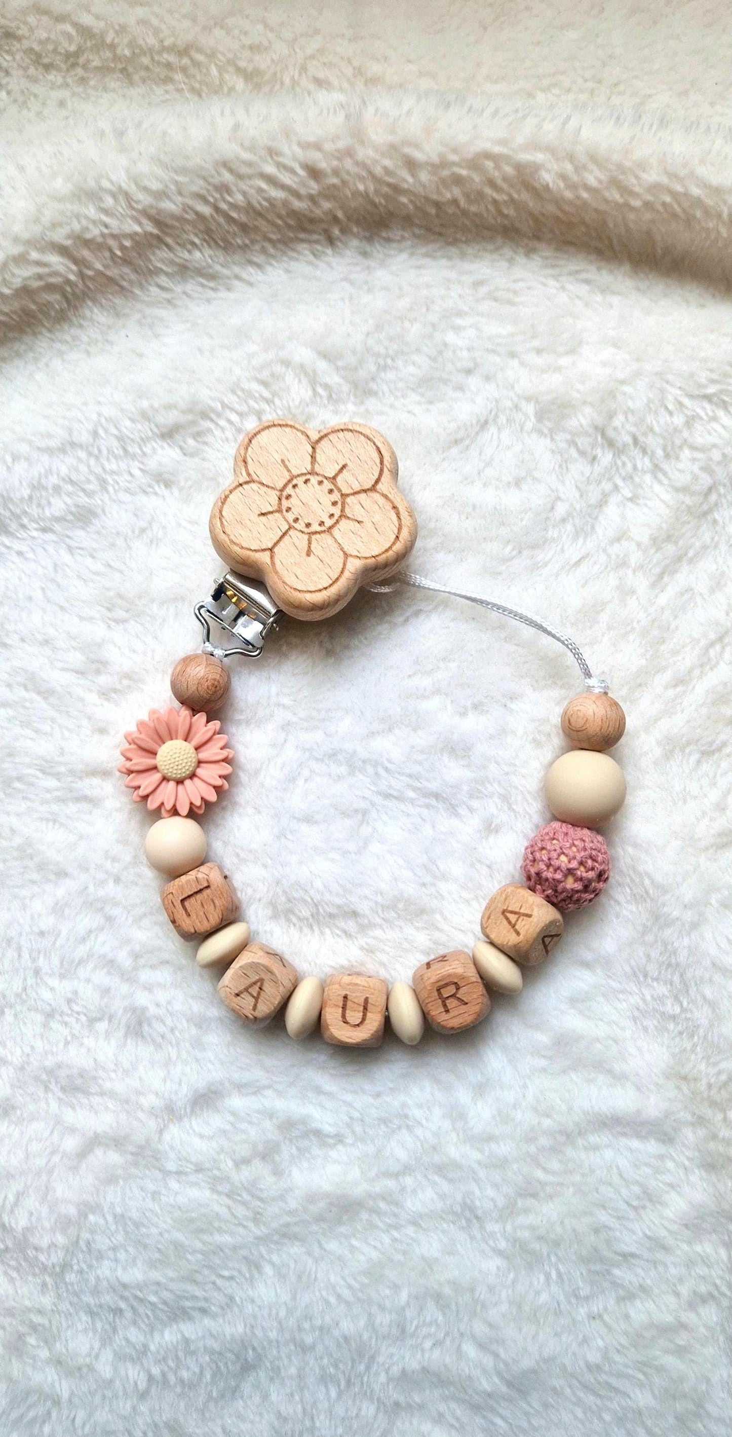 Schnullerkette mit Namen und Blume – Blumenschnullerkette – Holzbuchstaben – Geschenk zur Geburt & Taufe, BPA-frei