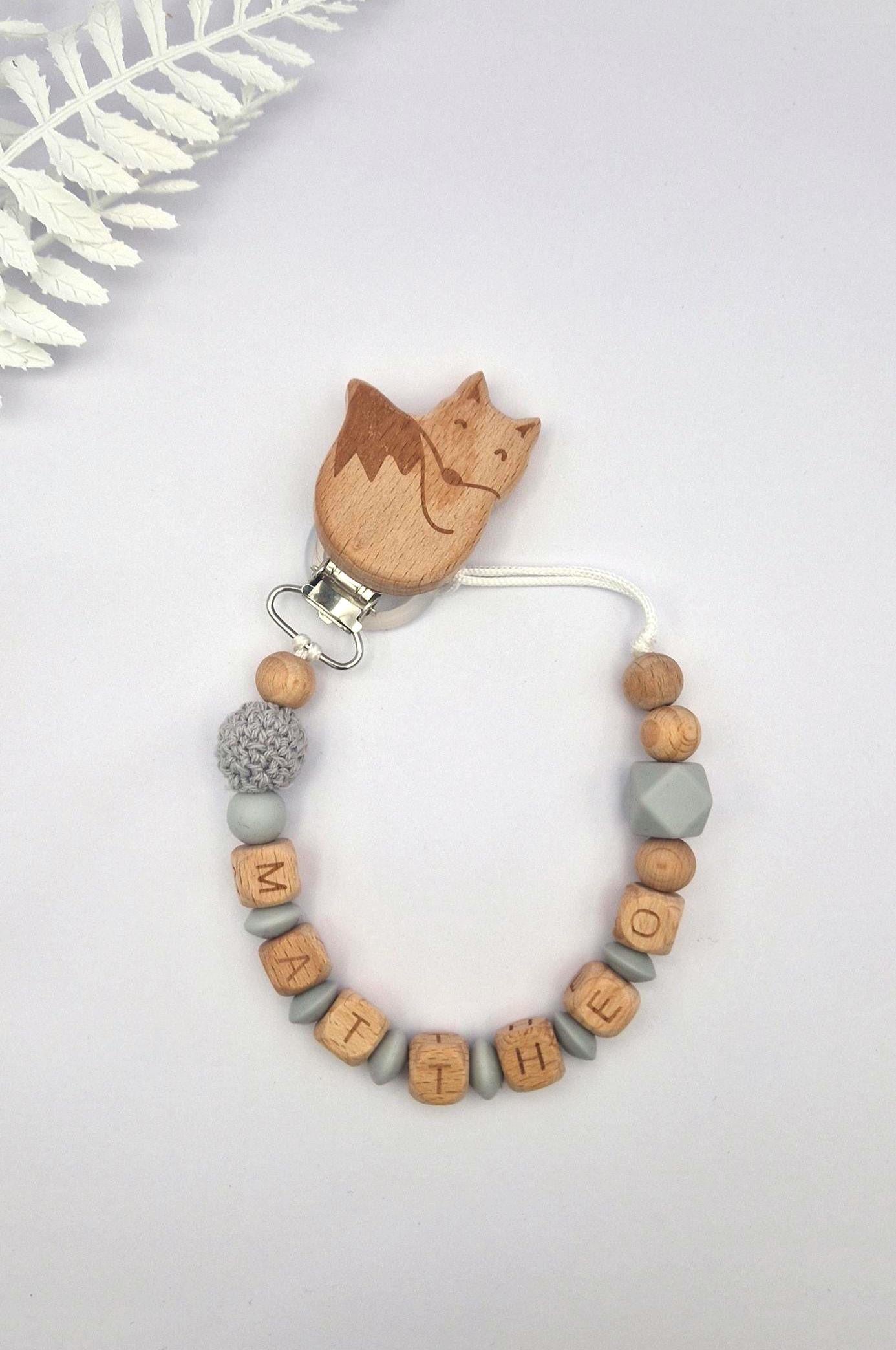 Personalisierte Schnullerkette mit Namen – liebevoll und sicher handgefertigtes Babygeschenk | Grau | Junge/Mädchen | BPA-frei | Holz & Silikon