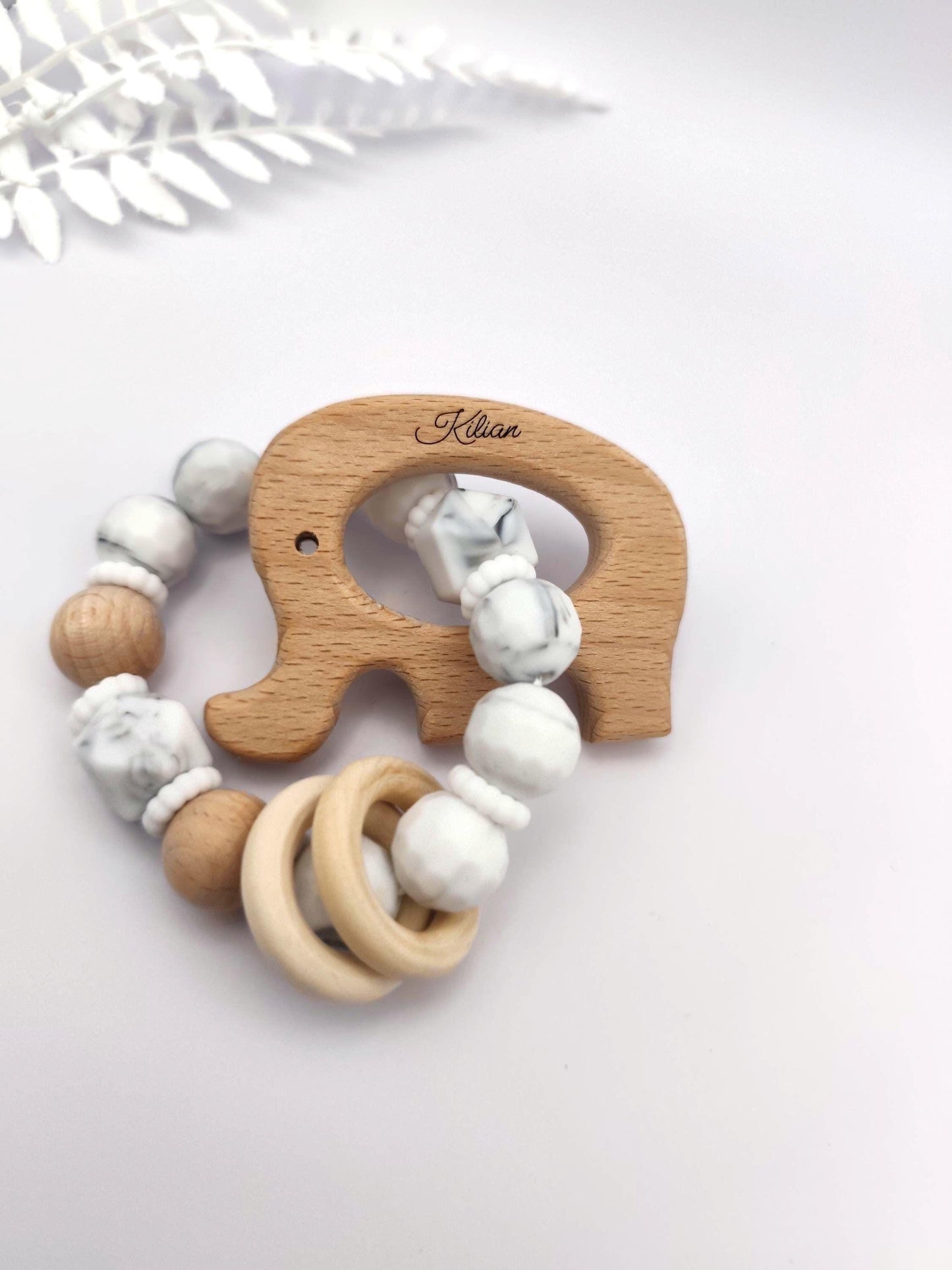 Personalisierter Greifling mit Gravur | Baby Greifling Marmor-Design | Edles Babygeschenk zur Geburt oder Taufe | Liebevolle Handarbeit