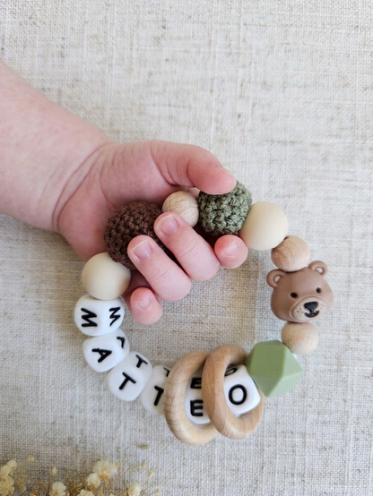 Personalisierter Greifling mit Namen | Bär Silikon & Holz in Beige | Baby Geschenk zur Geburt