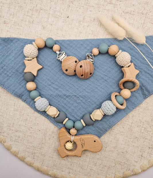 Personalisierte Kinderwagenkette für Jungen mit Namen – Grau Blau mit Sternen | BPA-frei