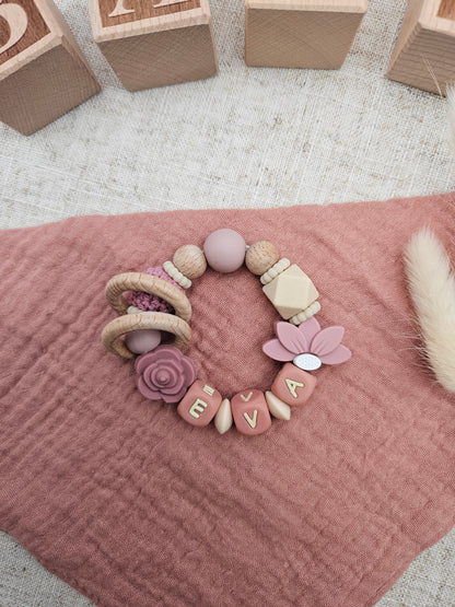 Personalisierter Greifling mit Namen – Baby Mädchen