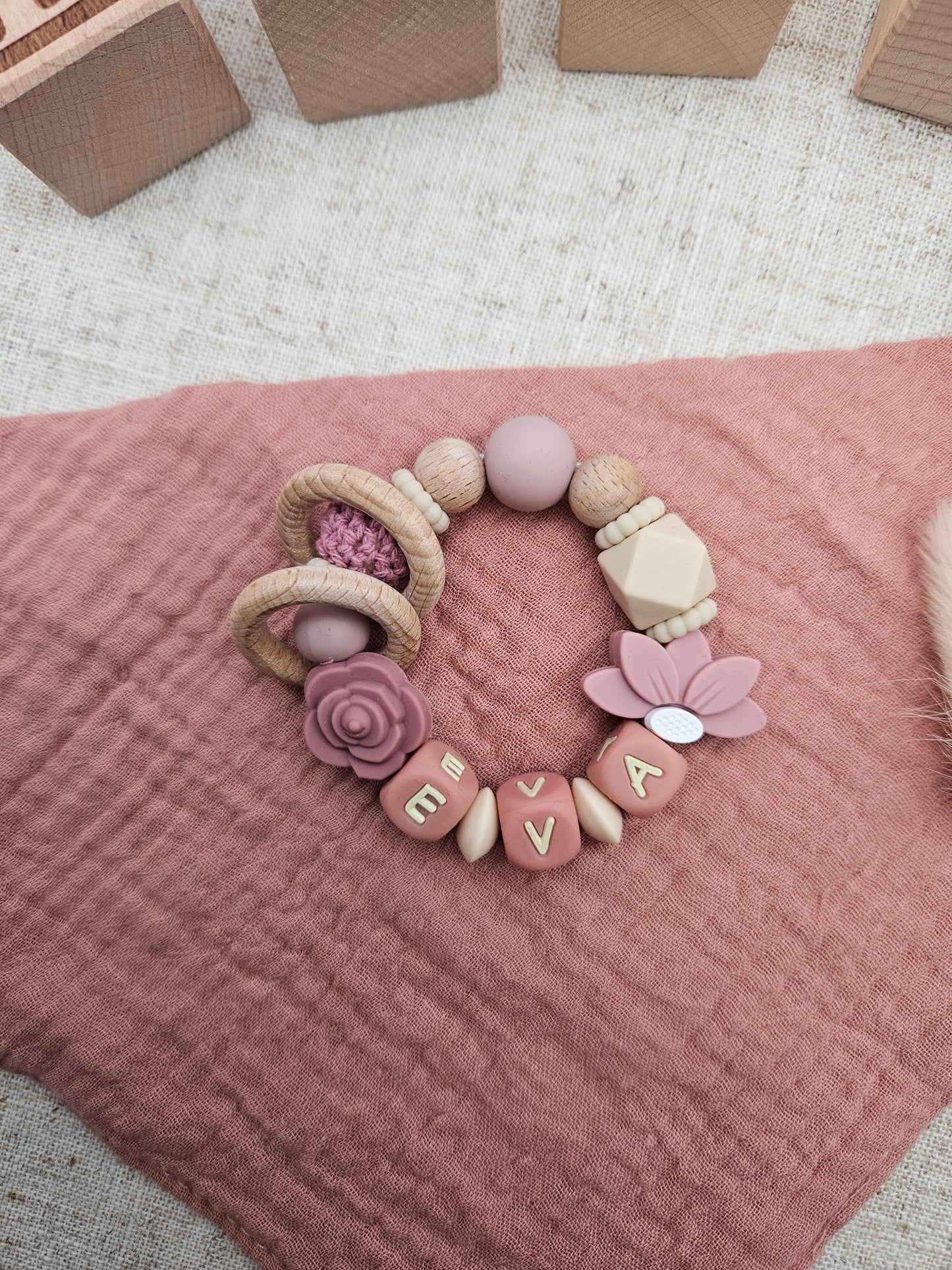 Personalisierter Greifling mit Namen – Baby Mädchen