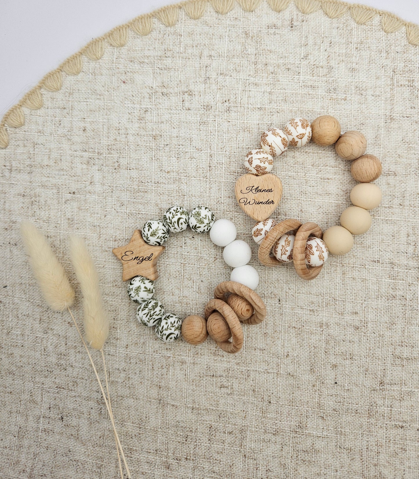 Personalisierter Greifling aus Holz & Silikon - Handgemacht - Boho Stil - Natur - Gravur