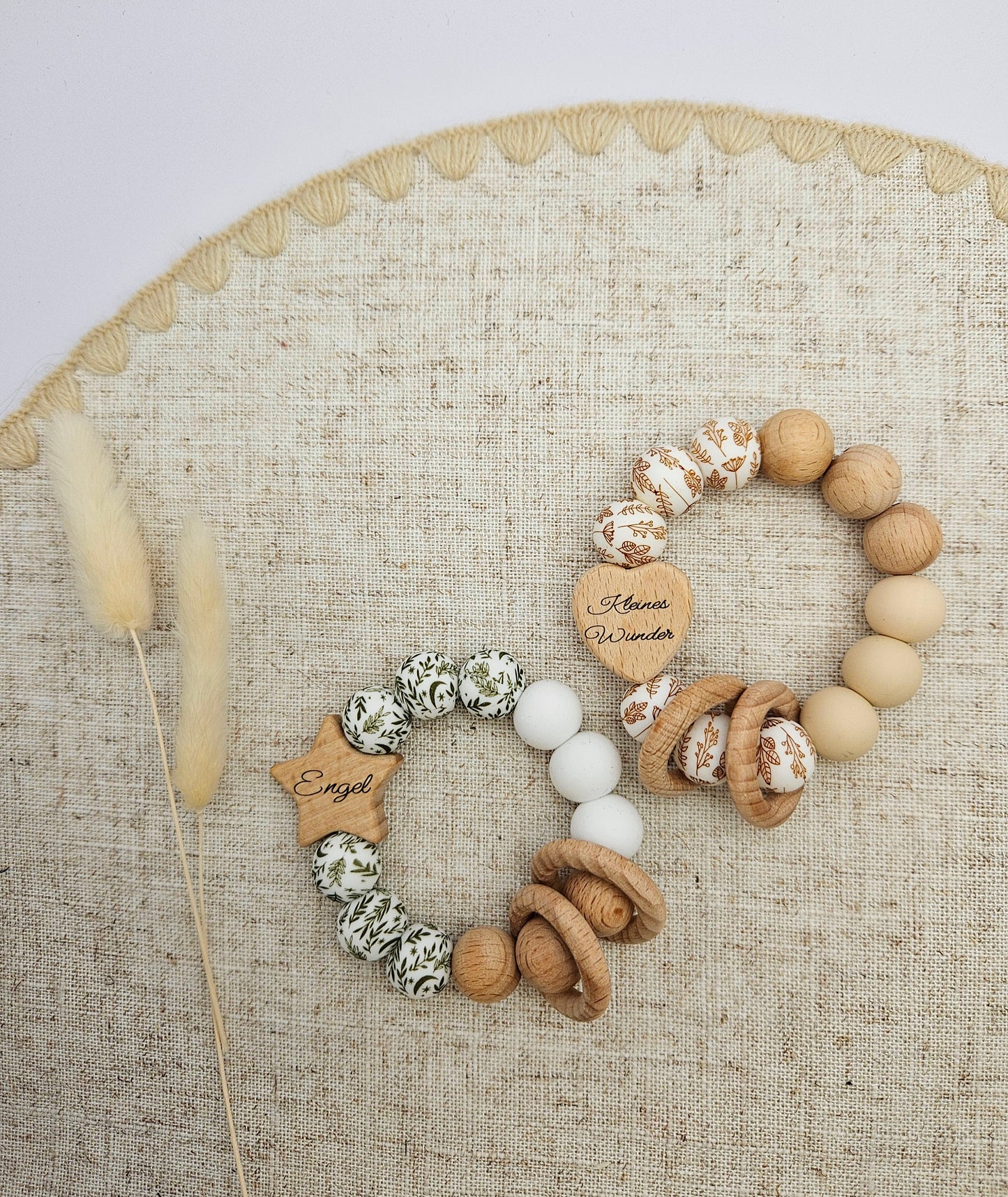 Personalisierter Greifling aus Holz & Silikon - Handgemacht - Boho Stil - Natur - Gravur