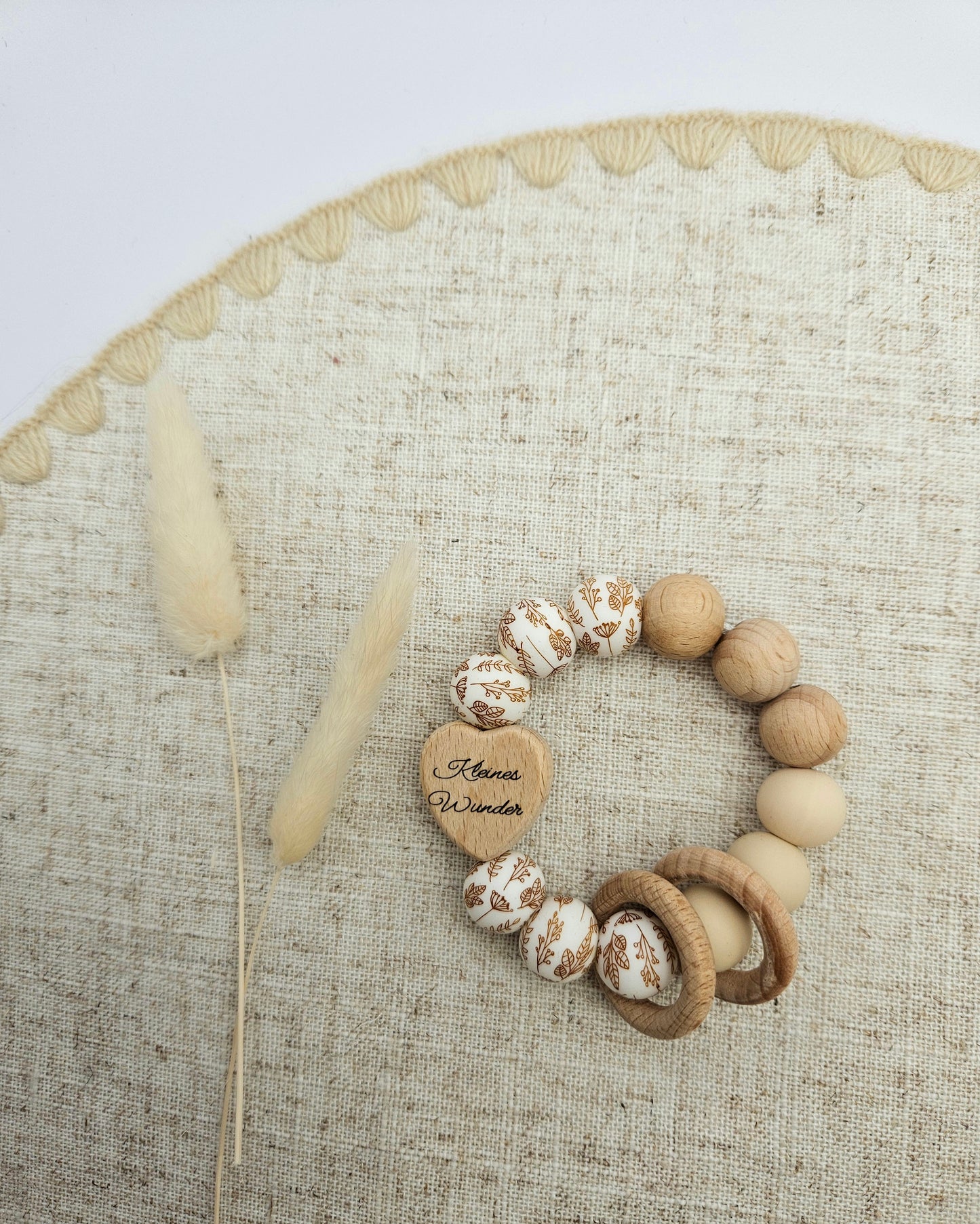 Personalisierter Greifling aus Holz & Silikon - Handgemacht - Boho Stil - Natur - Gravur