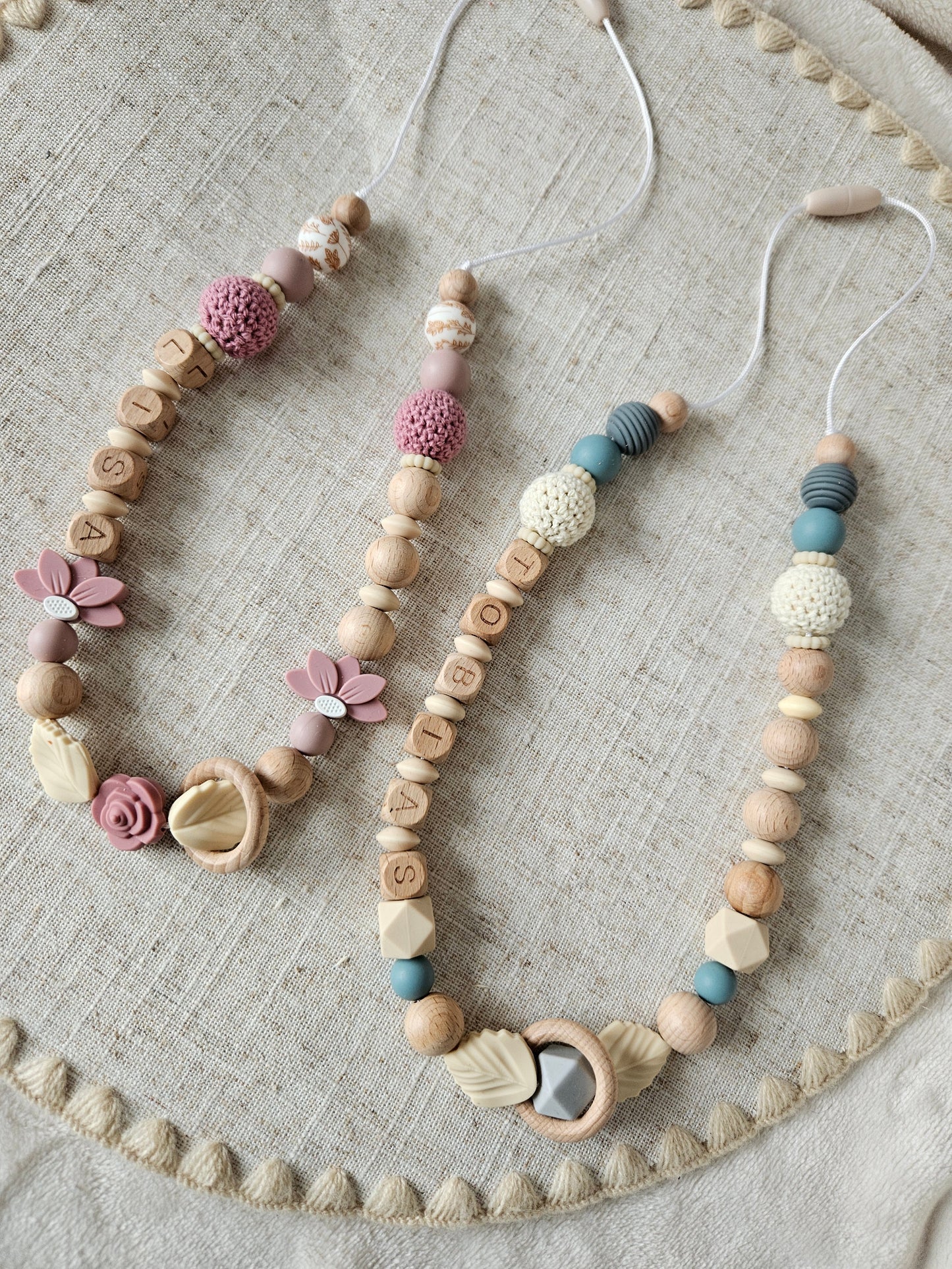 Stillkette mit Namen | rosa, blau | Personalisierte Baby Stillkette | Babygeschenk zur Geburt | Geschenke für Mamas | Liebevoll handgefertigt & BPA-frei