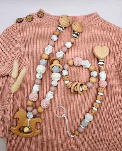 Personalisiertes Baby Set mit Namen Marmordesign/Rose – Kinderwagenkette, Schnullerkette & Greifling für Mädchen