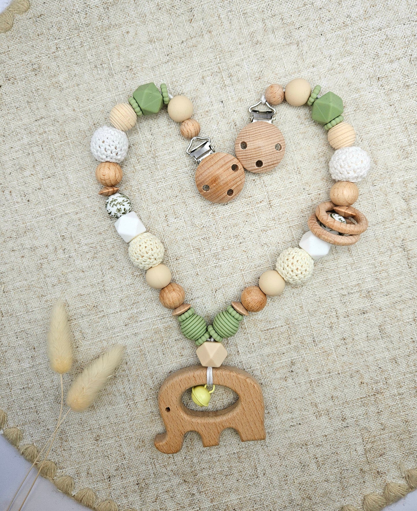 Personalisierte Kinderwagenkette mit Name - Salbeigrün & Holz, Bpa Frei, handgefertigt