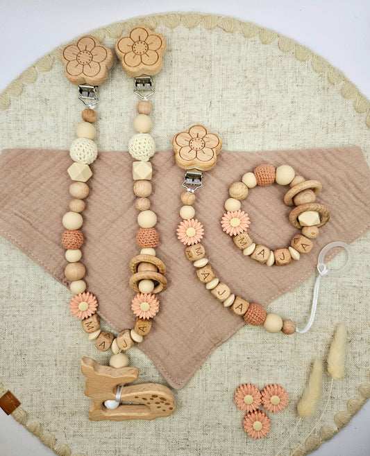3-teiliges Baby Geschenkset mit Namen | Pfirsich Blumen | Schnullerkette, Kinderwagenkette,Greifling personalisiert