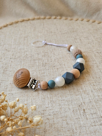 Personalisierte Schnullerkette Blau-Grau | Namensgravur | Geschenk zur Geburt & Taufe