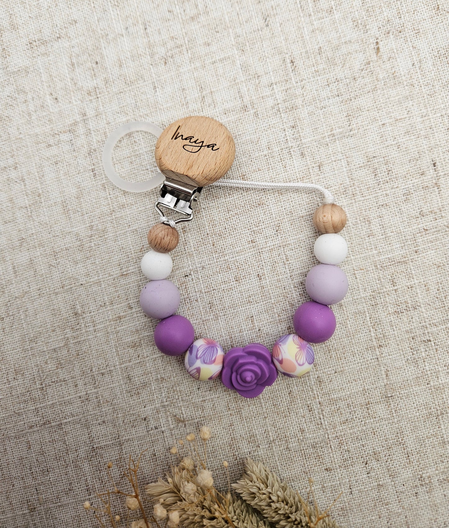 Personalisierte Schnullerkette mit Namensgravur – Lila Blume