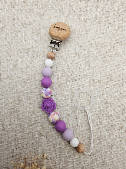 Personalisierte Schnullerkette mit Namensgravur – Lila Blume