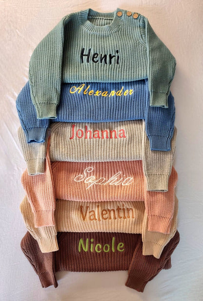Liebevoll bestickter Baby Strickbody aus reiner Baumwolle - Bodysuit – weich, hautfreundlich & perfekt personalisiert für dein Baby
