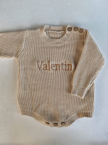 Liebevoll bestickter Baby Strickbody aus reiner Baumwolle - Bodysuit – weich, hautfreundlich & perfekt personalisiert für dein Baby