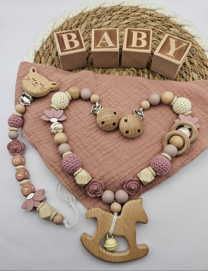 Personalisiertes Baby Set mit Namen – Kinderwagenkette, Schnullerkette & Greifling für Mädchen