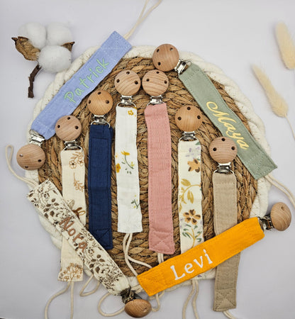 Personalisierte Schnullerkette mit Namen - Musselin Baumwolle – Boho Babygeschenk - individuell bestickt