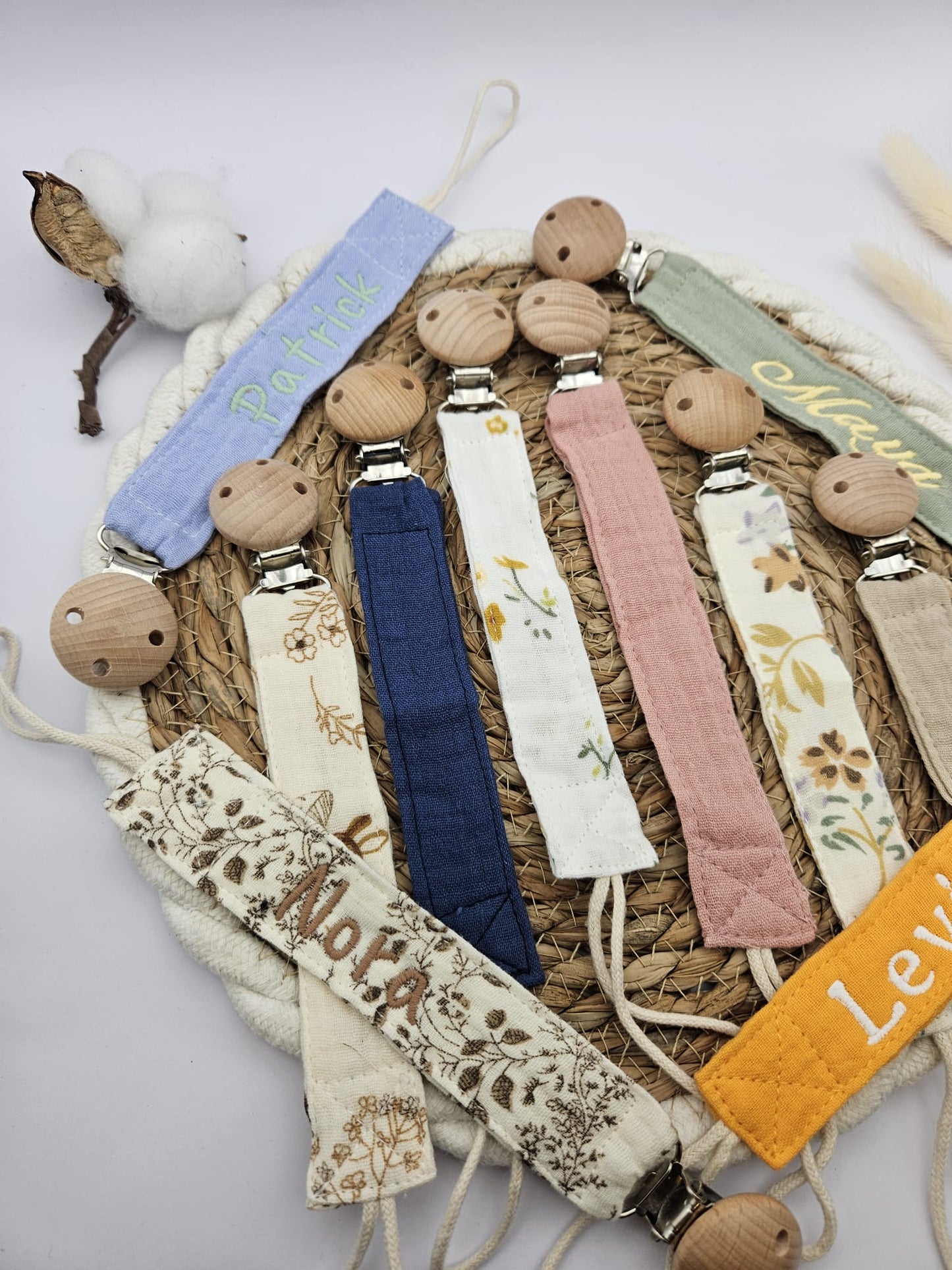 Personalisierte Schnullerkette mit Namen - Musselin Baumwolle – Boho Babygeschenk - individuell bestickt
