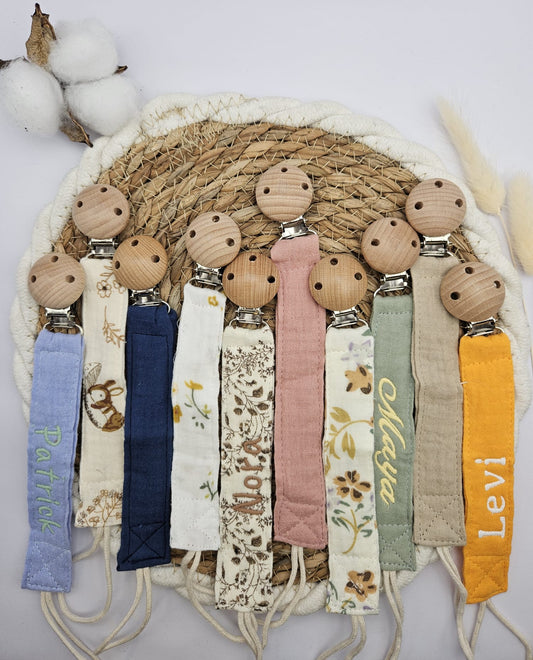 Personalisierte Schnullerkette mit Namen - Musselin Baumwolle – Boho Babygeschenk - individuell bestickt