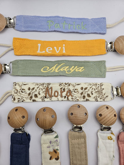 Personalisierte Schnullerkette mit Namen - Musselin Baumwolle – Boho Babygeschenk - individuell bestickt