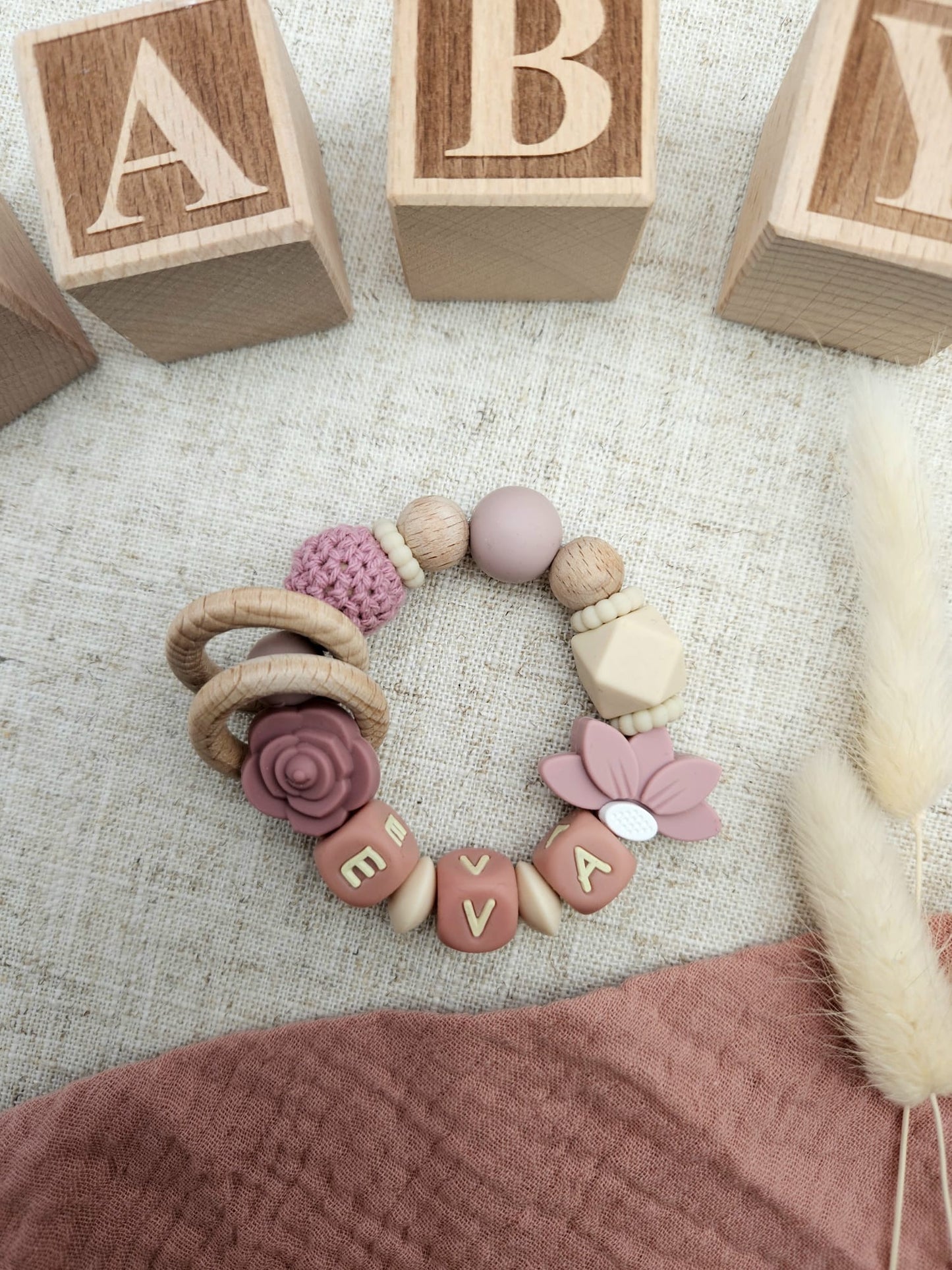 Personalisierter Greifling mit Namen – Baby Mädchen