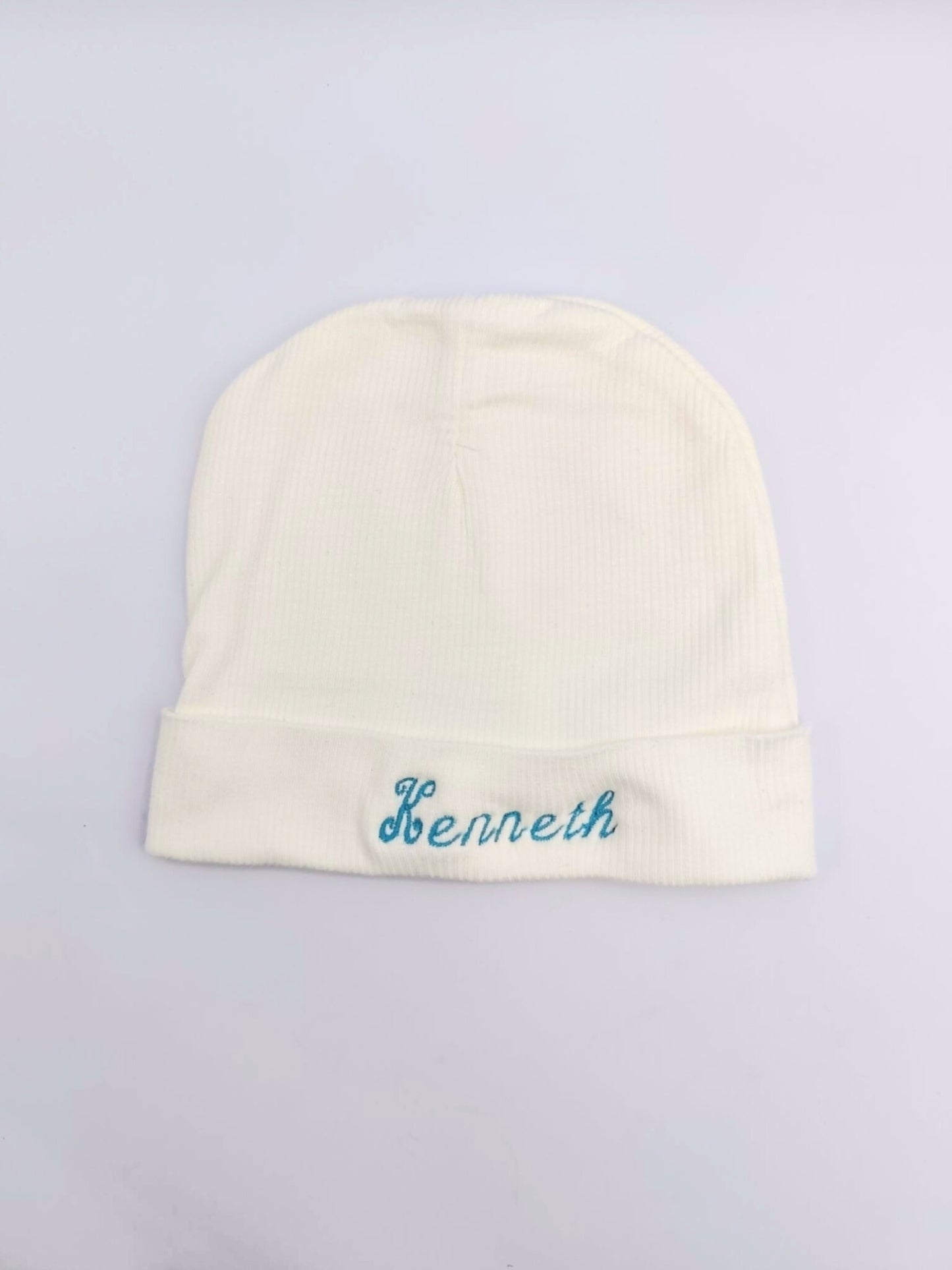 Personalisierte Babymütze – Bestickte Babymütze aus reiner Baumwolle, inkl. gratis Fäustlinge, Ideales Babygeschenk zur Geburt und Taufe