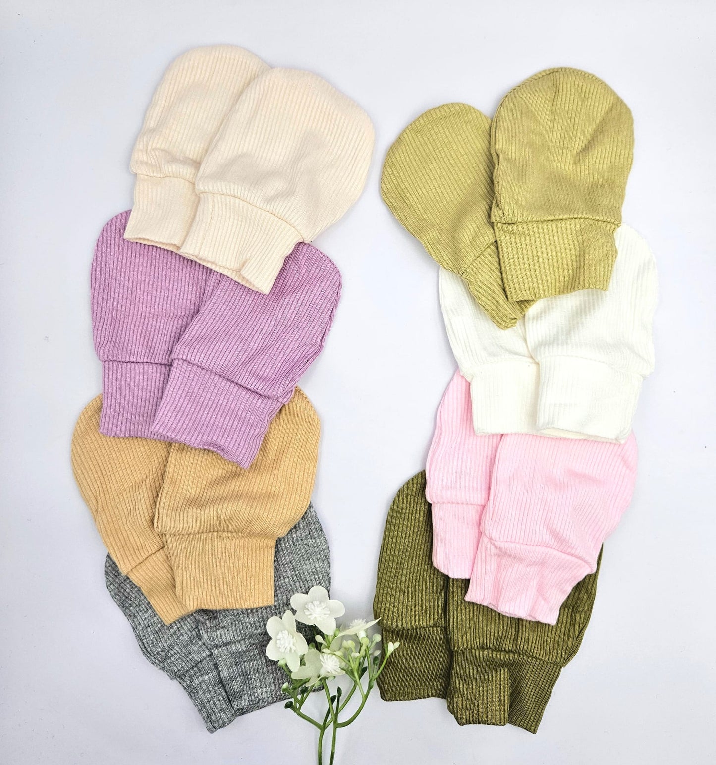 Personalisierte Babymütze – Bestickte Babymütze aus reiner Baumwolle, inkl. gratis Fäustlinge, Ideales Babygeschenk zur Geburt und Taufe