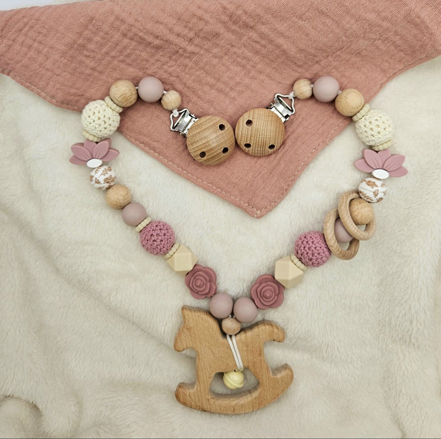 Personalisierte Kinderwagenkette für Mädchen – mit Namen | Holz & Silikon | BPA-frei
