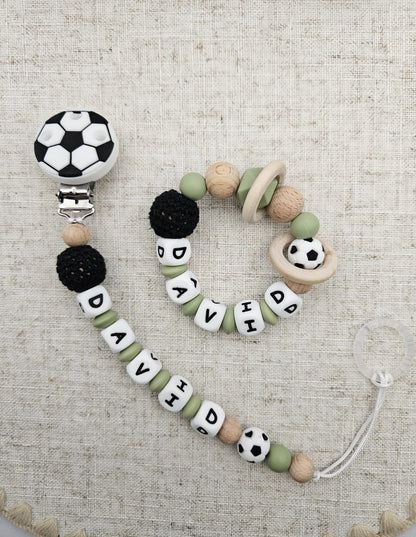 Fußball Schnullerkette & Greifling Set mit Namen – Für kleine Fußballfans - Babygeschenk mit Namen