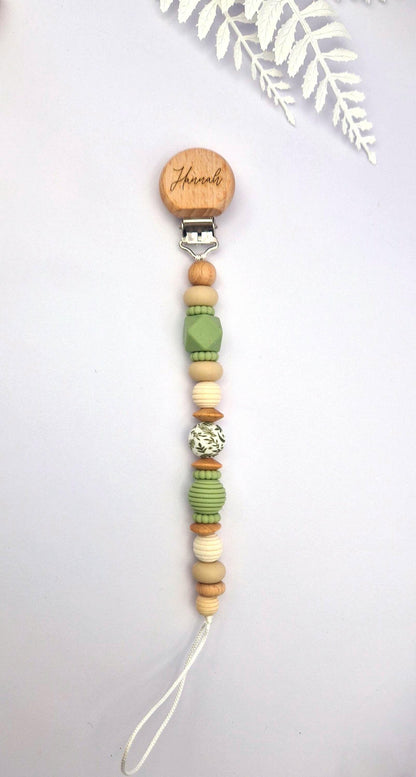 Personalisierte Schnullerkette mit Gravur | Holz & Silikon Natur Grün Beige | Geschenk zur Geburt | Handgefertigte Schnullerkette für Babys