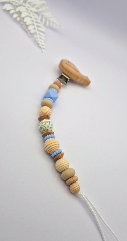 Personalisierte Schnullerkette mit Gravur | Holz & Silikon naturblau | Geschenk zur Geburt | Handgefertigte Schnullerkette für Babys