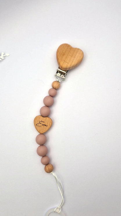 Personalisierte Schnullerkette mit Namen | Pastellrosa | Babygeschenk zur Geburt und Taufe | Handgefertigter Schnullerhalter BPA-frei | Mit Namensgravur