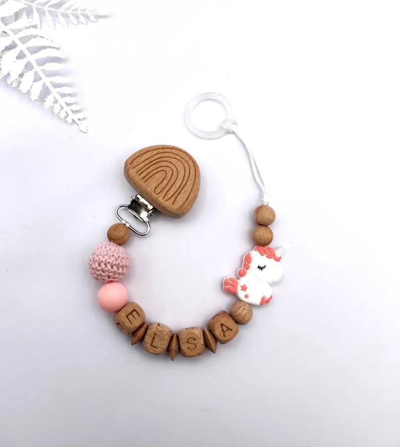 Schnullerkette mit Namen und Tiermotiv | liebevolle Handarbeit | Personalisiertes Geschenk zur Geburt & Taufe des Babys | Holzbuchstaben