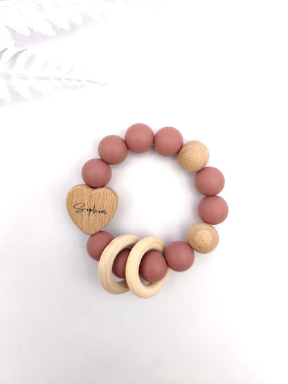 Personalisierter Baby Greifling aus Holz & Silikon – Montessori Greifling – Handgefertigtes Geschenk zur Geburt und Taufe